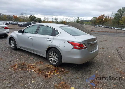 2015 Nissan Altima 2.5 S из США, поврежденный, VIN 1N4AL3AP2FN307339